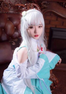 非她不可